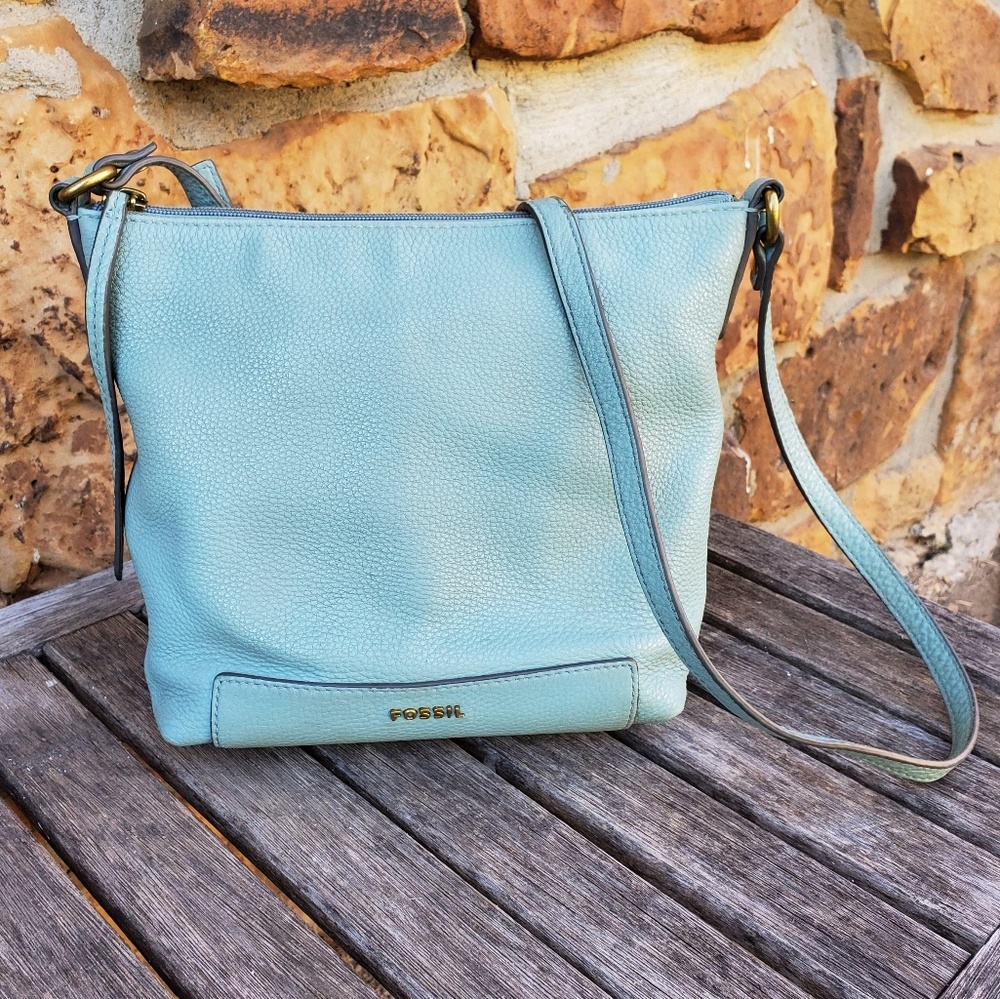 Fossil robins egg blue Pebble leather purse